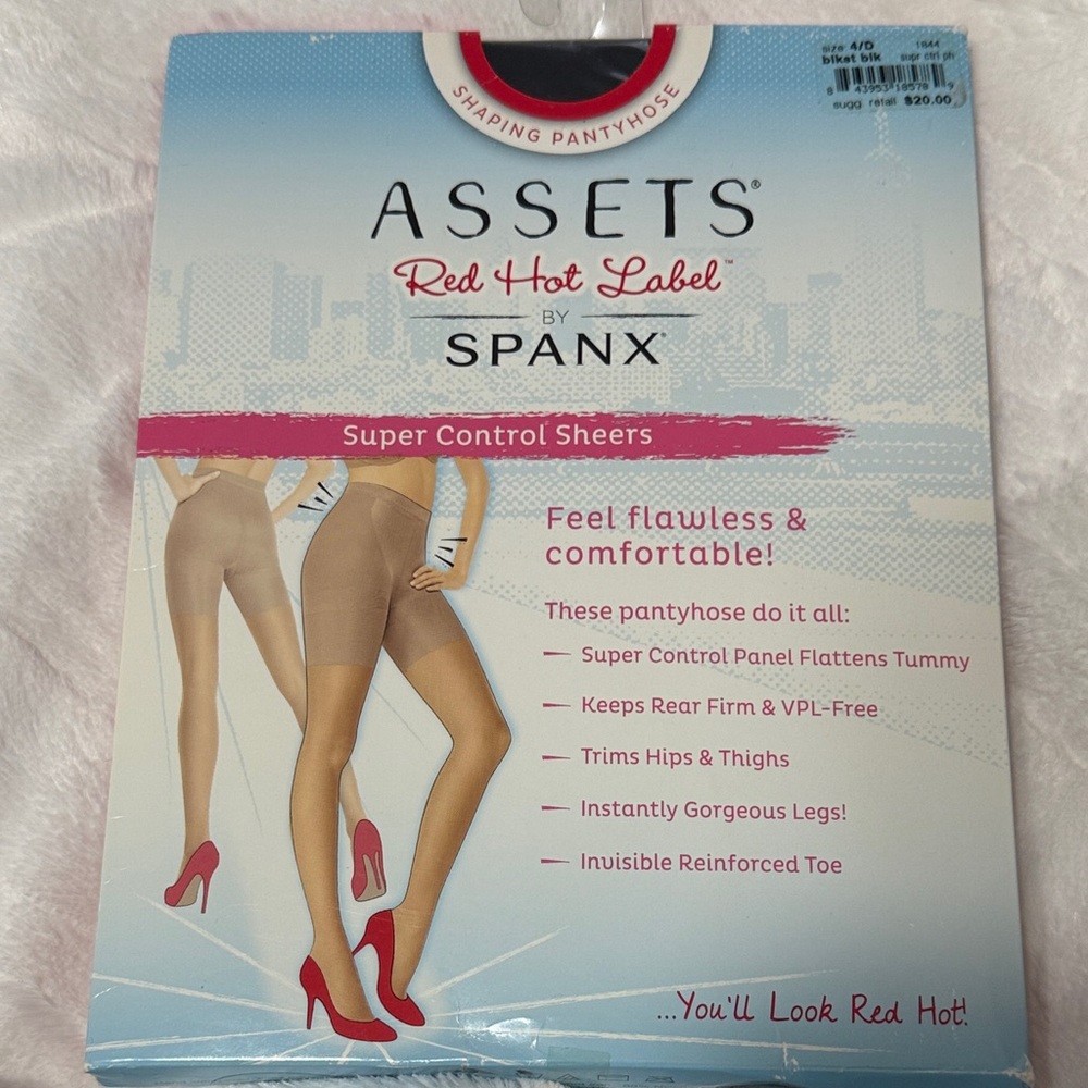 Assets Red Hot Label by Spanx. Black. Size 4D.